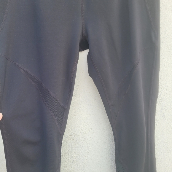 Athleta black mesh panels zipper pocket work out pants size L - Picture 4 of 12